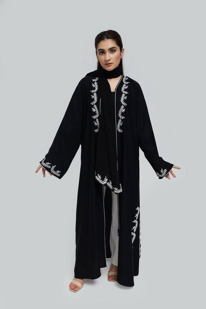 Zayna – The White Crest