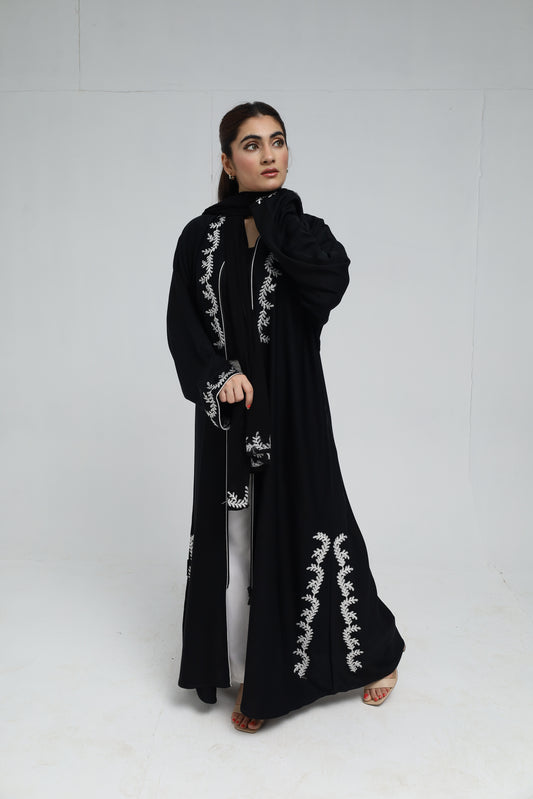 Zayna – The White Crest