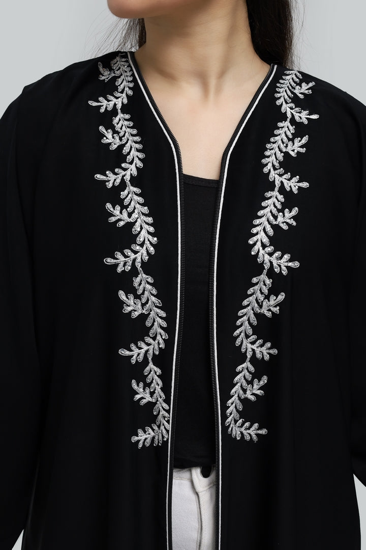 Zayna – The White Crest