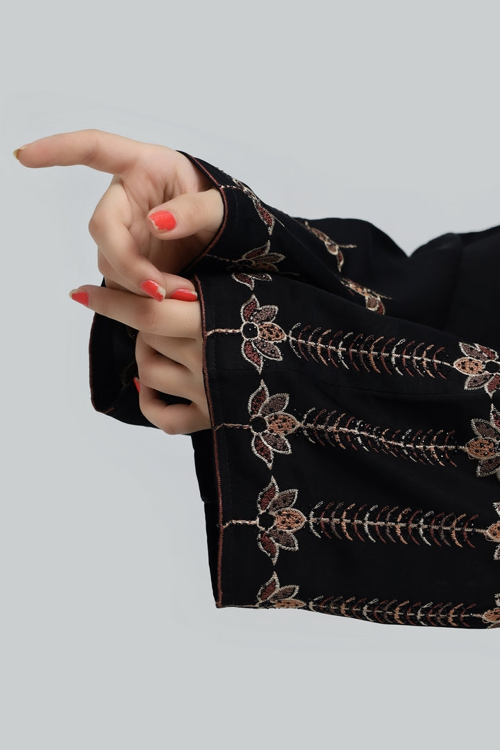 Rania – The Regal Vine