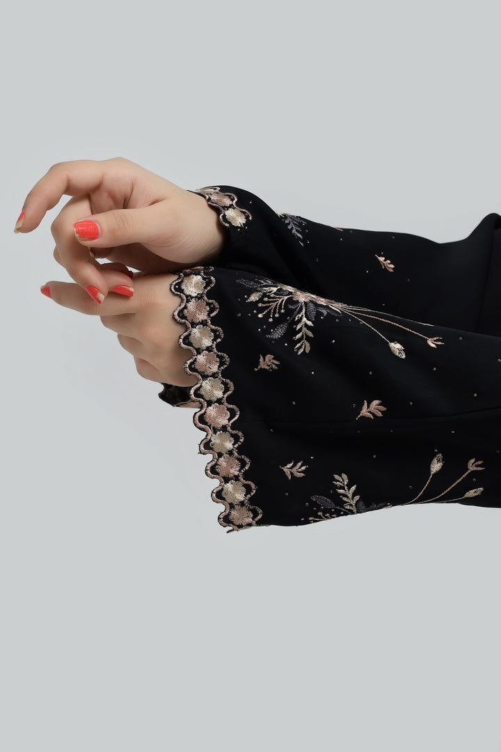 Zahra – The Rosette Detail